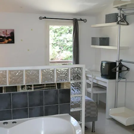 Coquet Appartement Dans Mazet Ste Maxime Riviera Sainte-Maxime Buitenkant foto